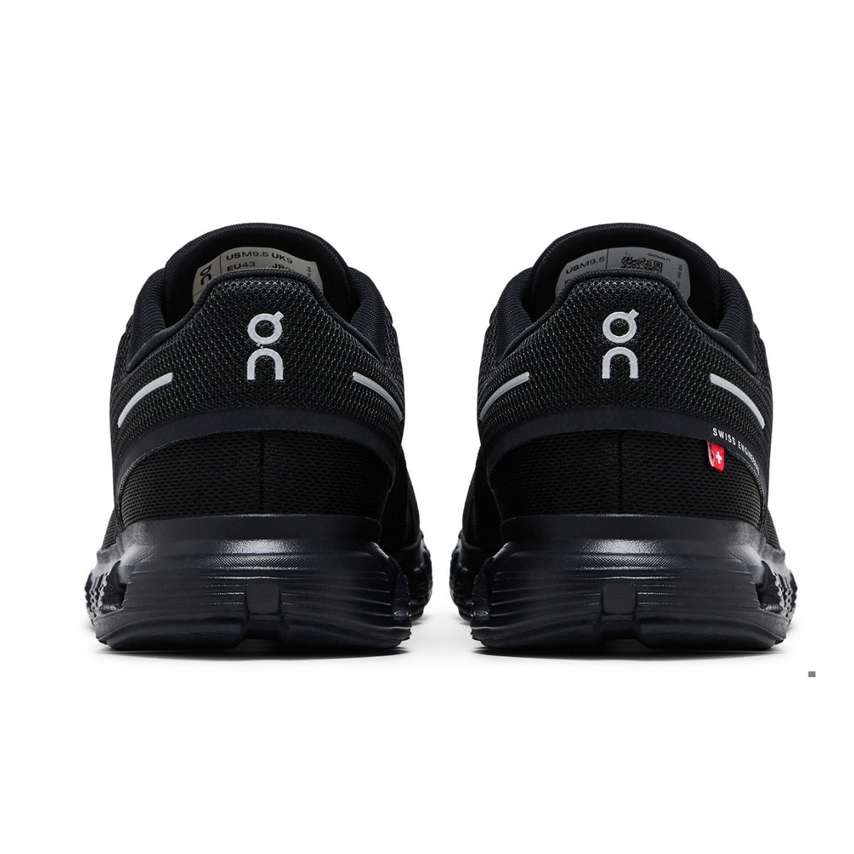 On Running Cloud 6 'Triple Black'
