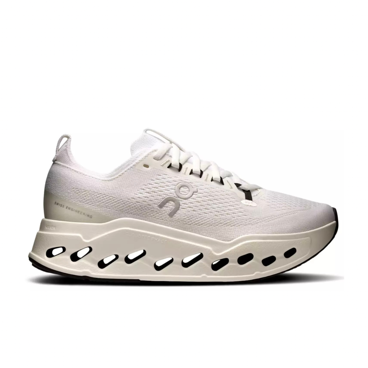 On Running Cloudsurfer Max Ivory Salmon
