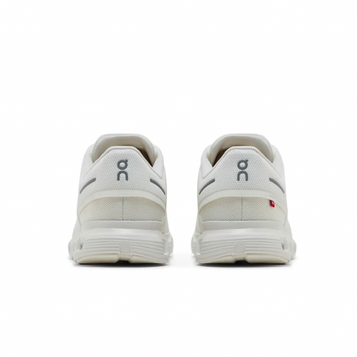 On Running Cloud 6 'Triple White'